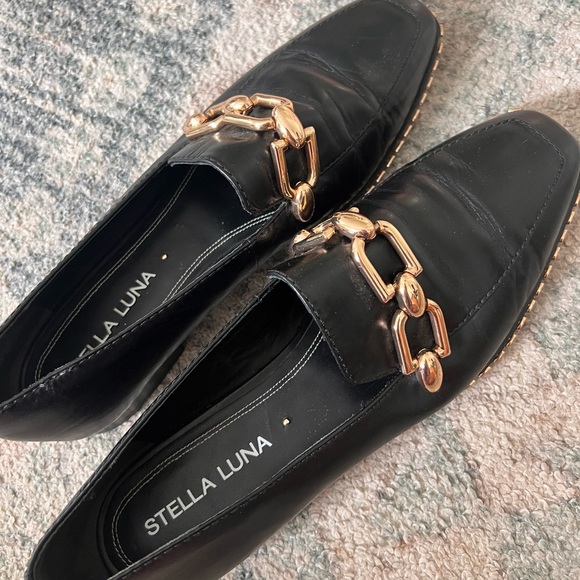 Stella Luna Black Loafers with Gold Chain - Picture 2 of 4